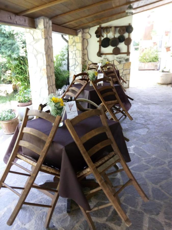 Agriturismo Tre Santi Villa Padula Eksteriør billede