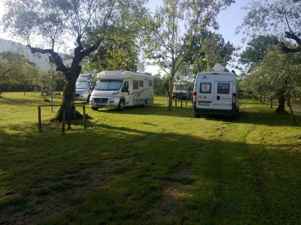 Agriturismo Tre Santi Villa Padula Eksteriør billede